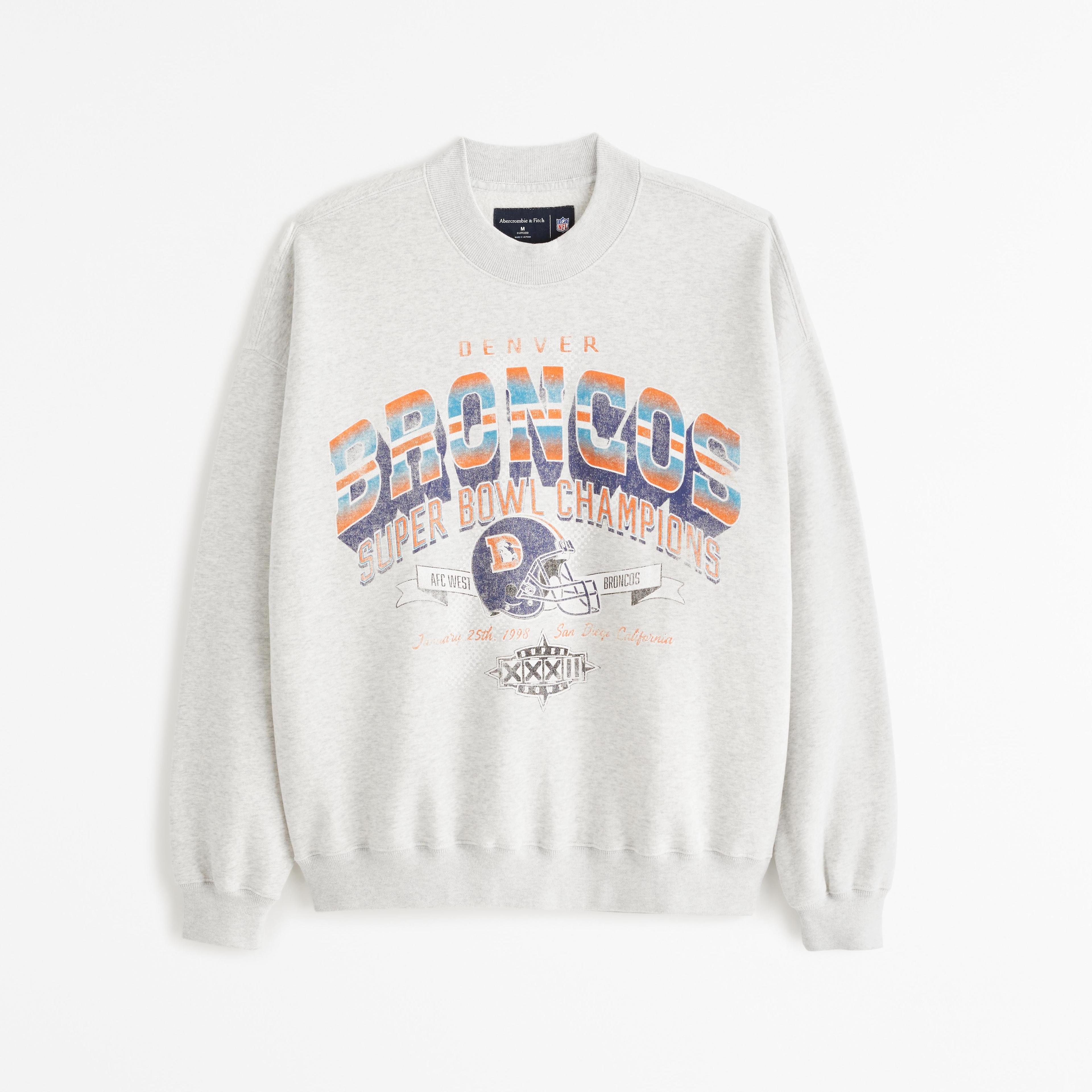 Tennessee Titans Graphic Crew Sweatshirt Product Image