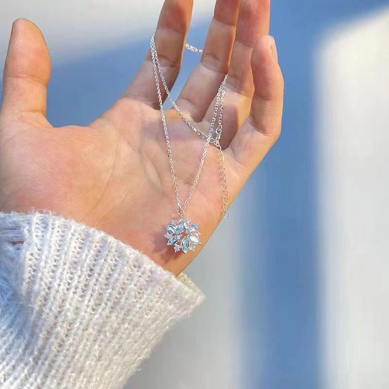 Snowflake Rhinestone Pendant Alloy Necklace Product Image