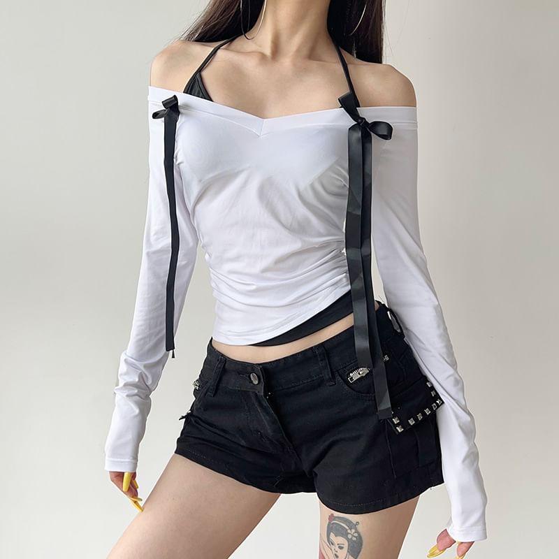 Long-Sleeve V-Neck Two Tone Bow Crop Slim Fit Tee Product Image