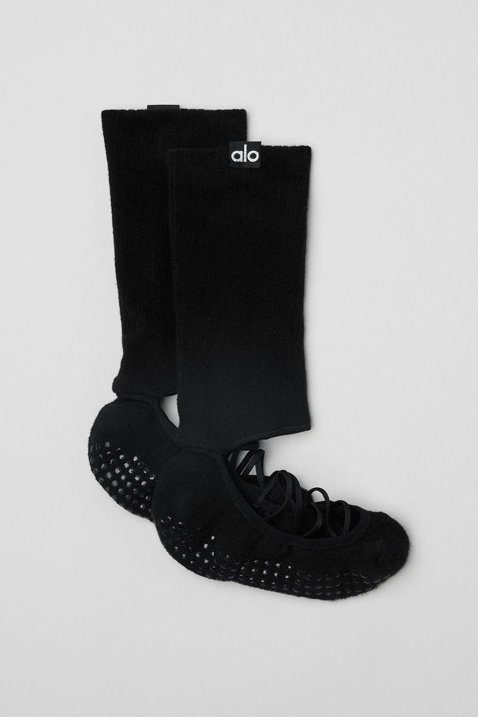 Alo Yoga | Womens Strappy Siren Grip Socks Size: M/L (8-11) Product Image