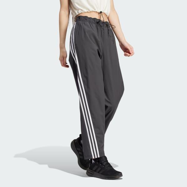 Future Icons 3-Stripes Woven Pants Product Image