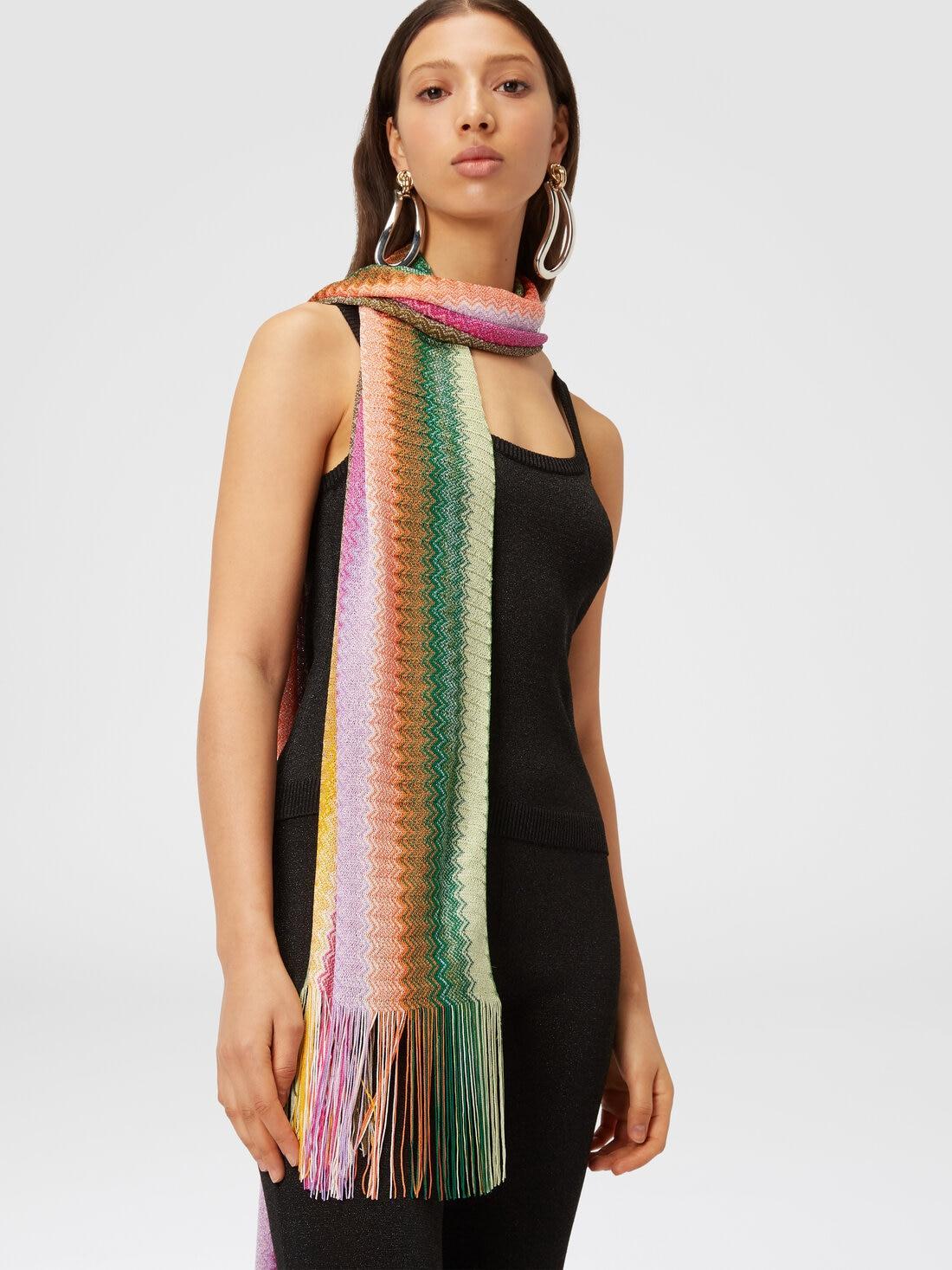 Viscose chevron knit scarf with fringes Multicoloured | Missoni Product Image