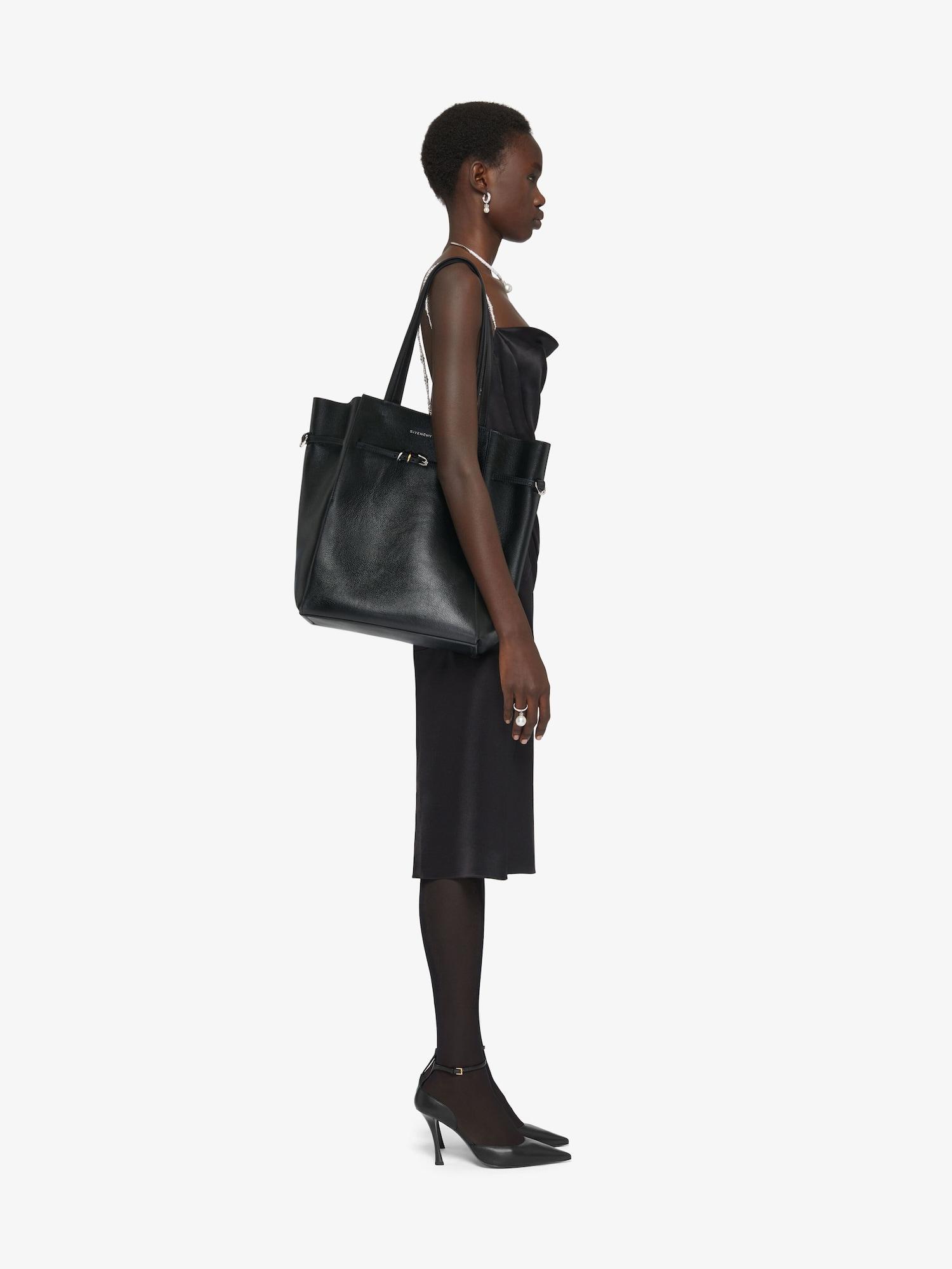 Medium Voyou tote bag in leather Product Image