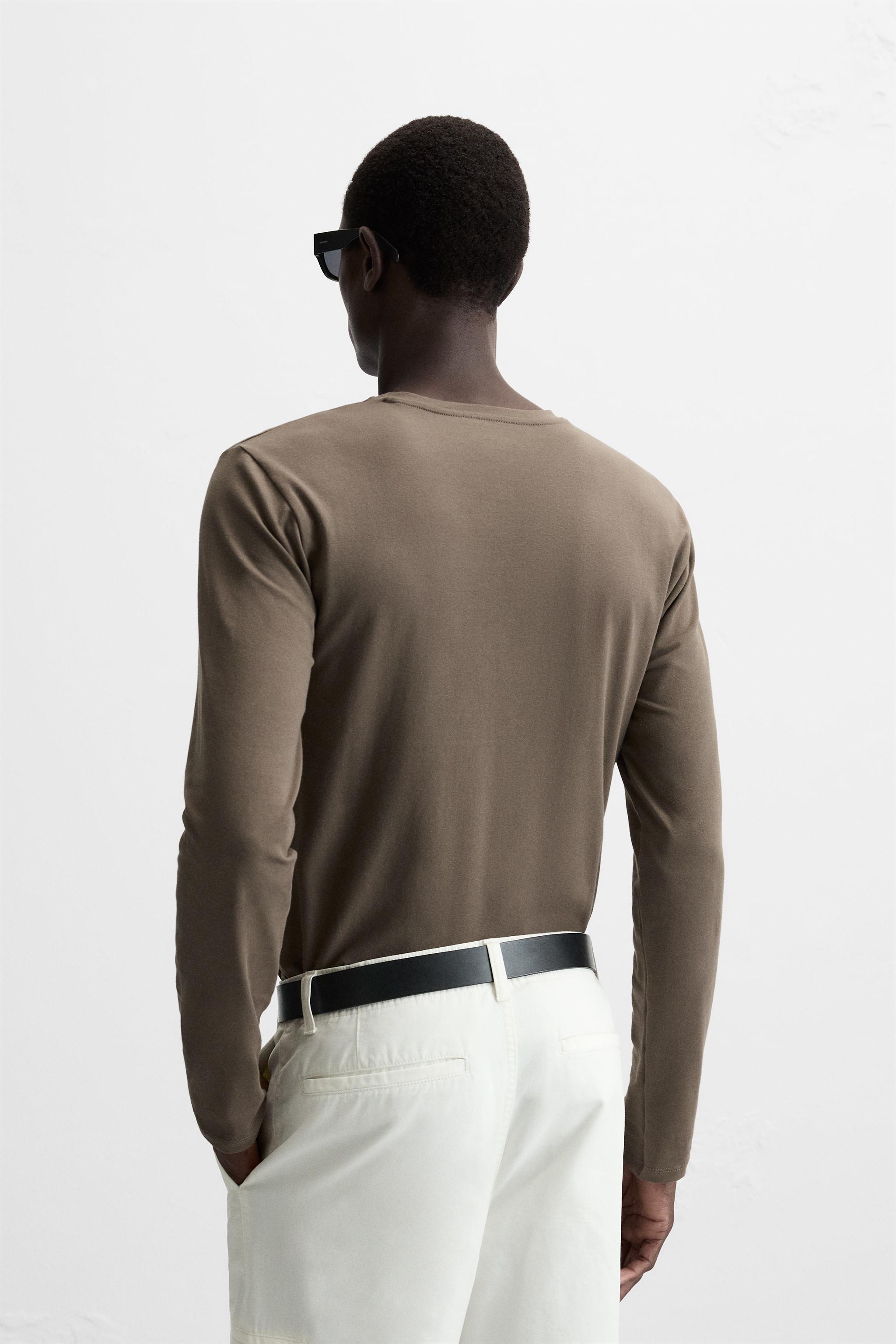 BASIC SLIM FIT T-SHIRT Product Image