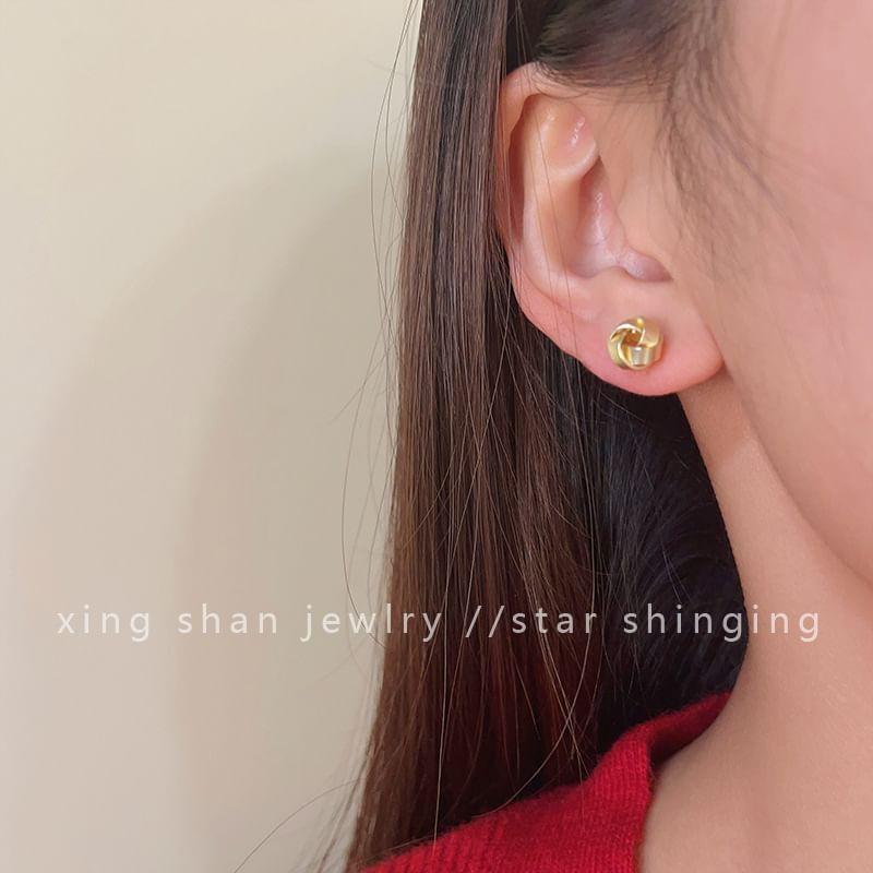 Knotted Stud Earring Product Image