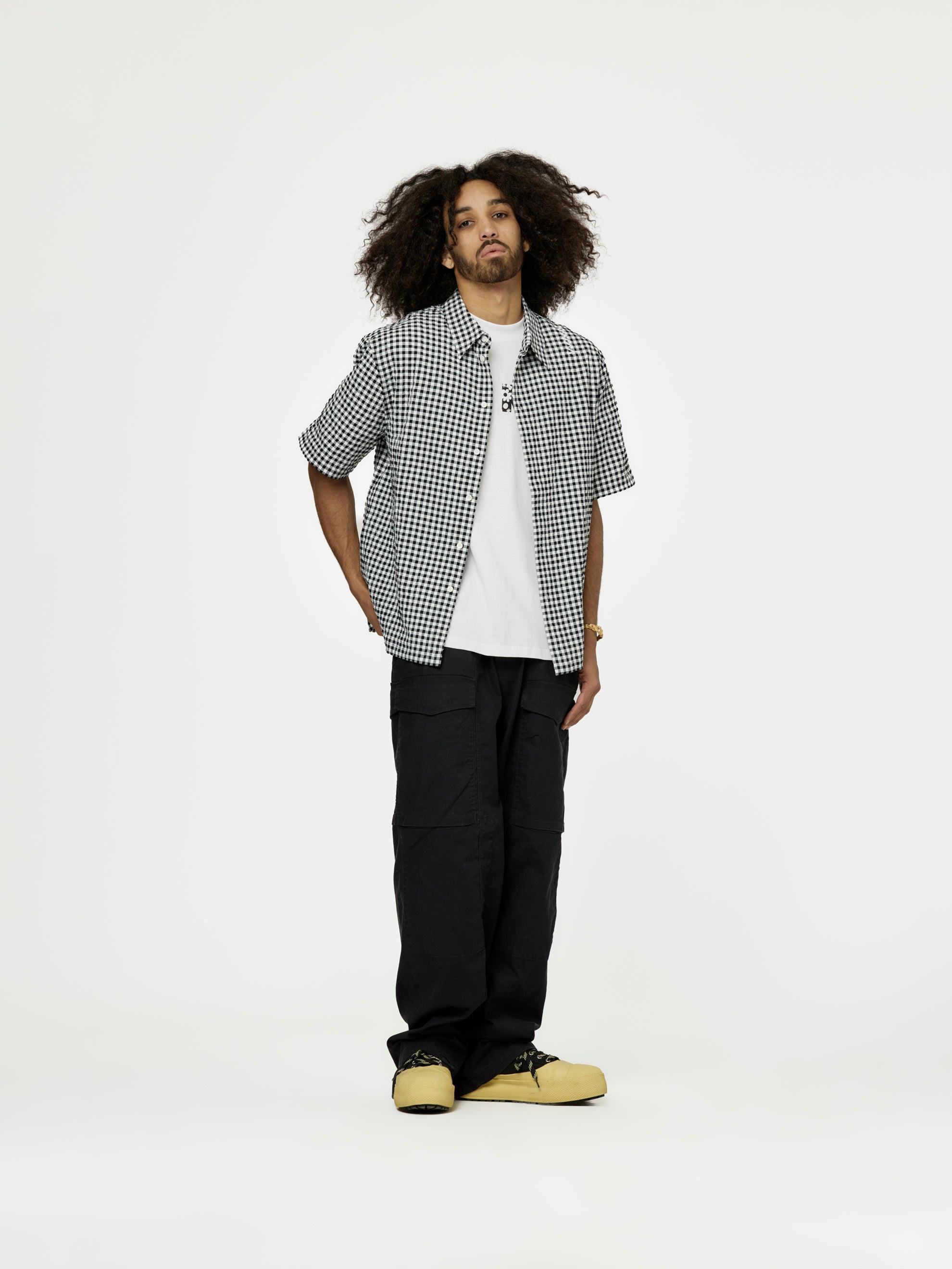 Gingham Seersucker Short-Sleeved Shirt (Black) Product Image