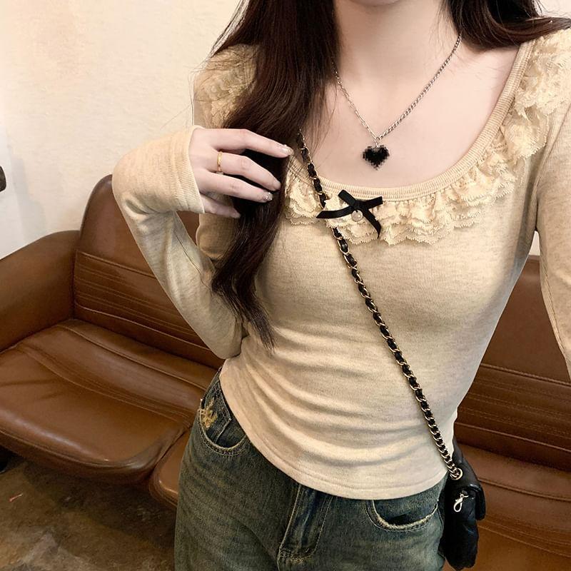 Long-Sleeve Scoop Neck Lace Ruffle T-Shirt Product Image