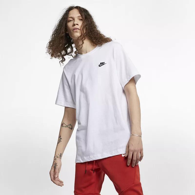 Nike Sportswear Club T-Shirt Product Image