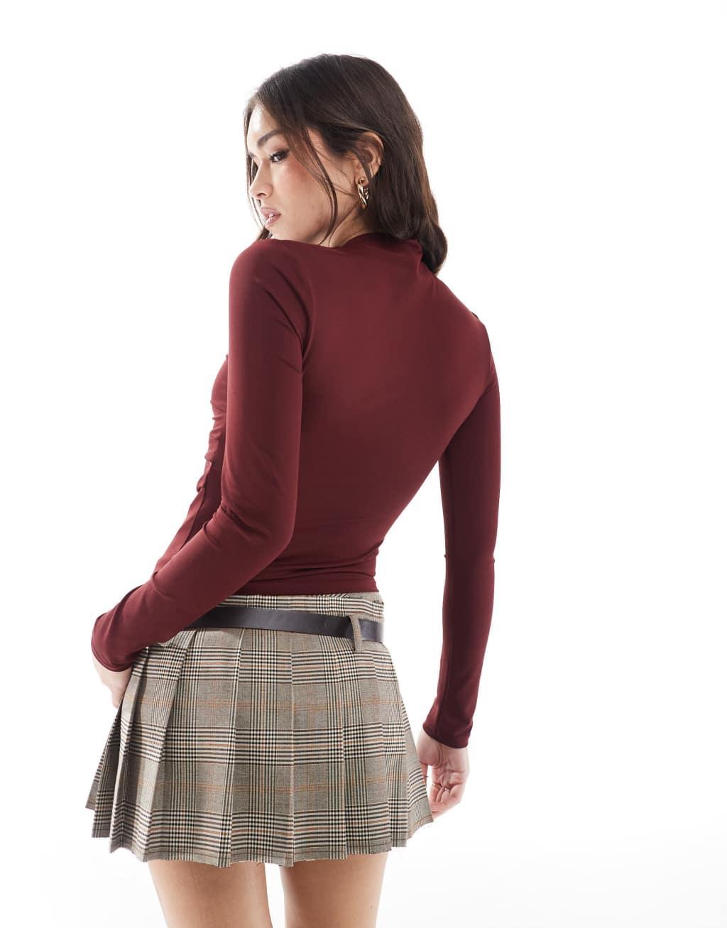 Stradivarius high neck sculpt long sleeve top in burgundy Product Image