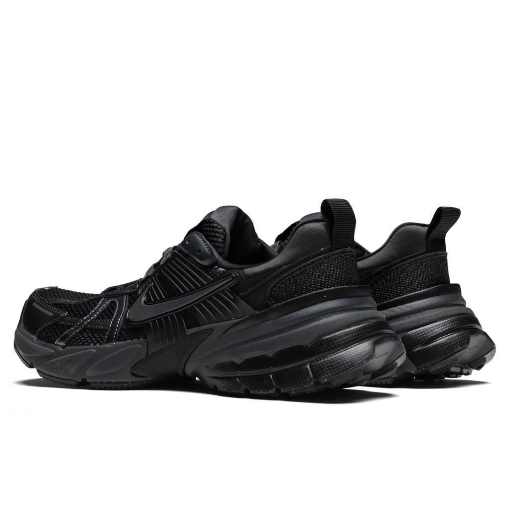 V2K Run - Black/Dark Smoke Grey/Anthracite Male Product Image