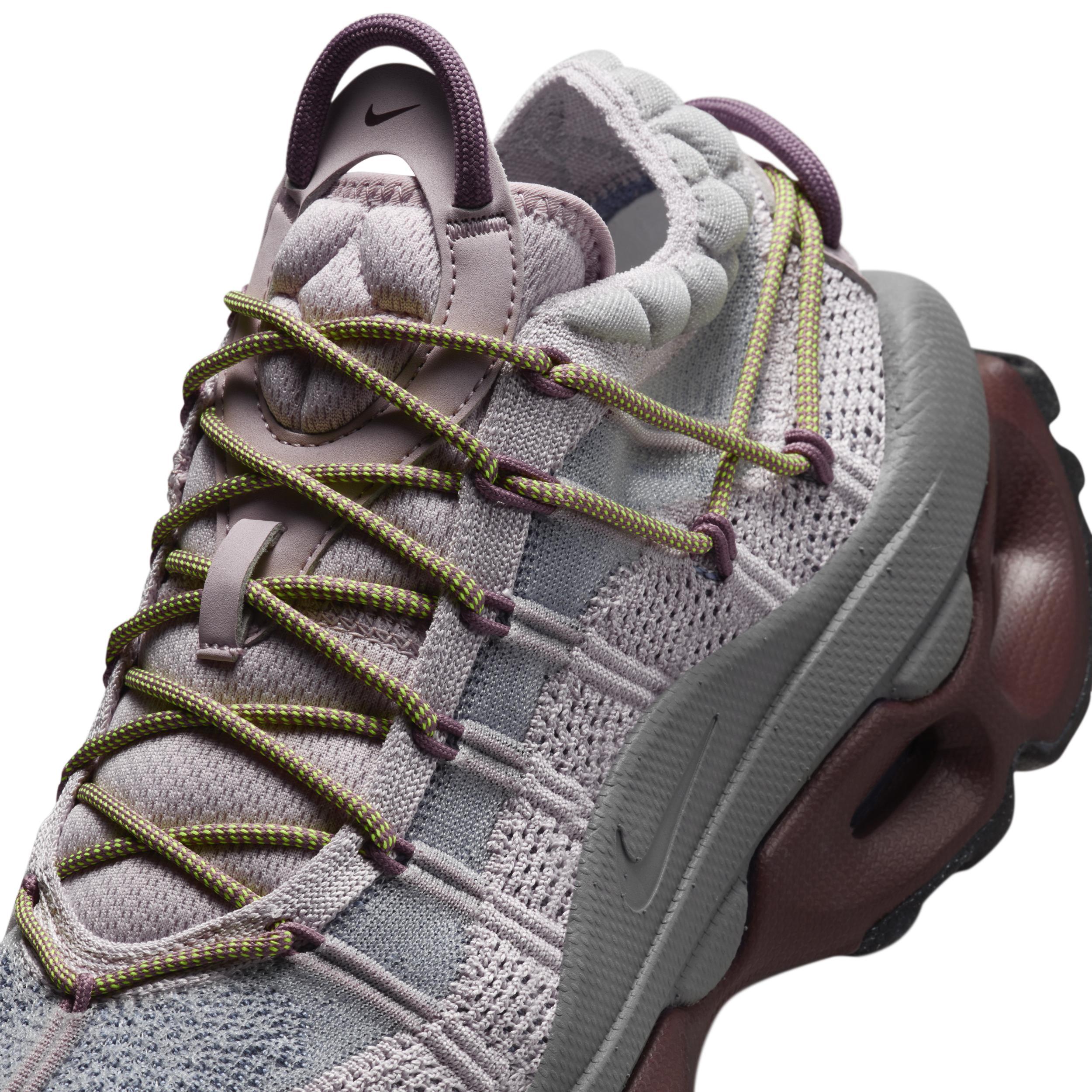 Nike Women's Air Max Flyknit Venture Shoes Product Image