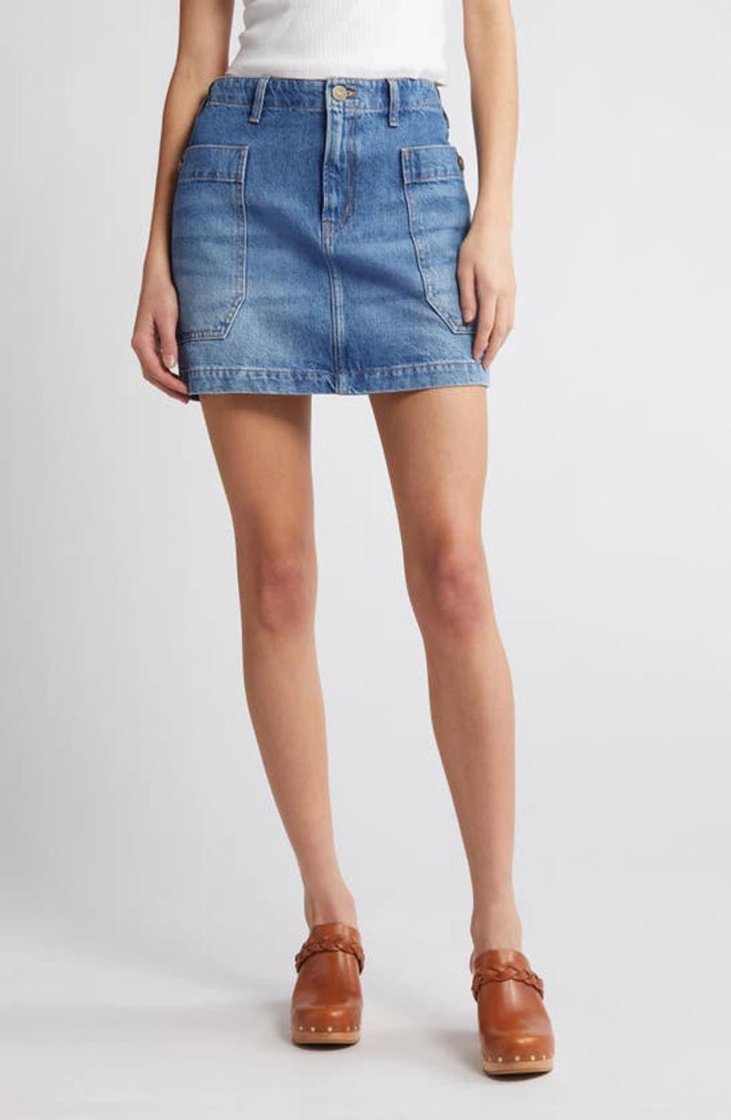 FRAME Cargo Denim Miniskirt In Morey product image