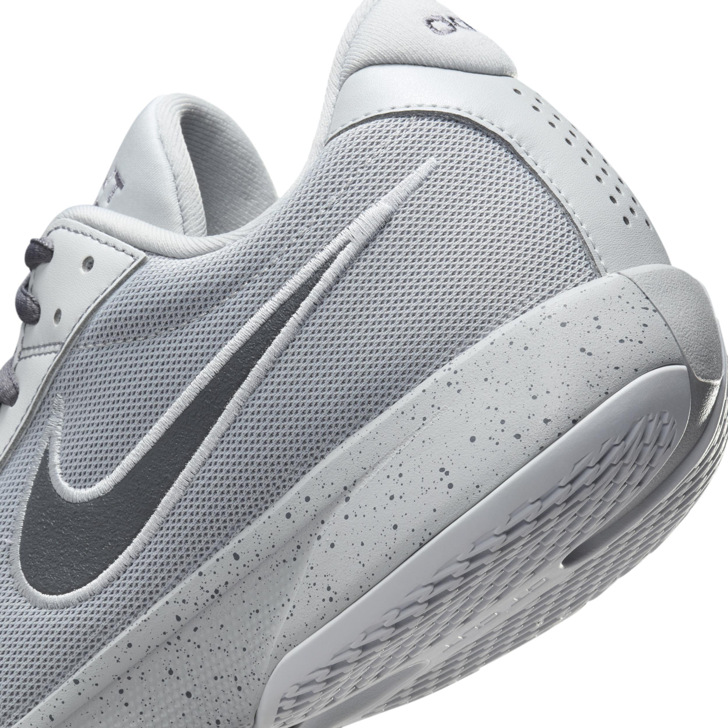 Nike Men's Air Zoom Gt Cut Academy Basketball Shoe Product Image