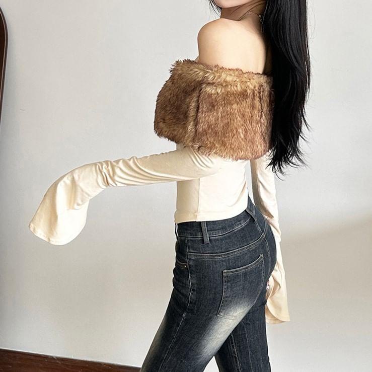 Long-Sleeve Off-Shoulder Lettering Print Fluffy Panel Slim Fit Crop Tee Product Image