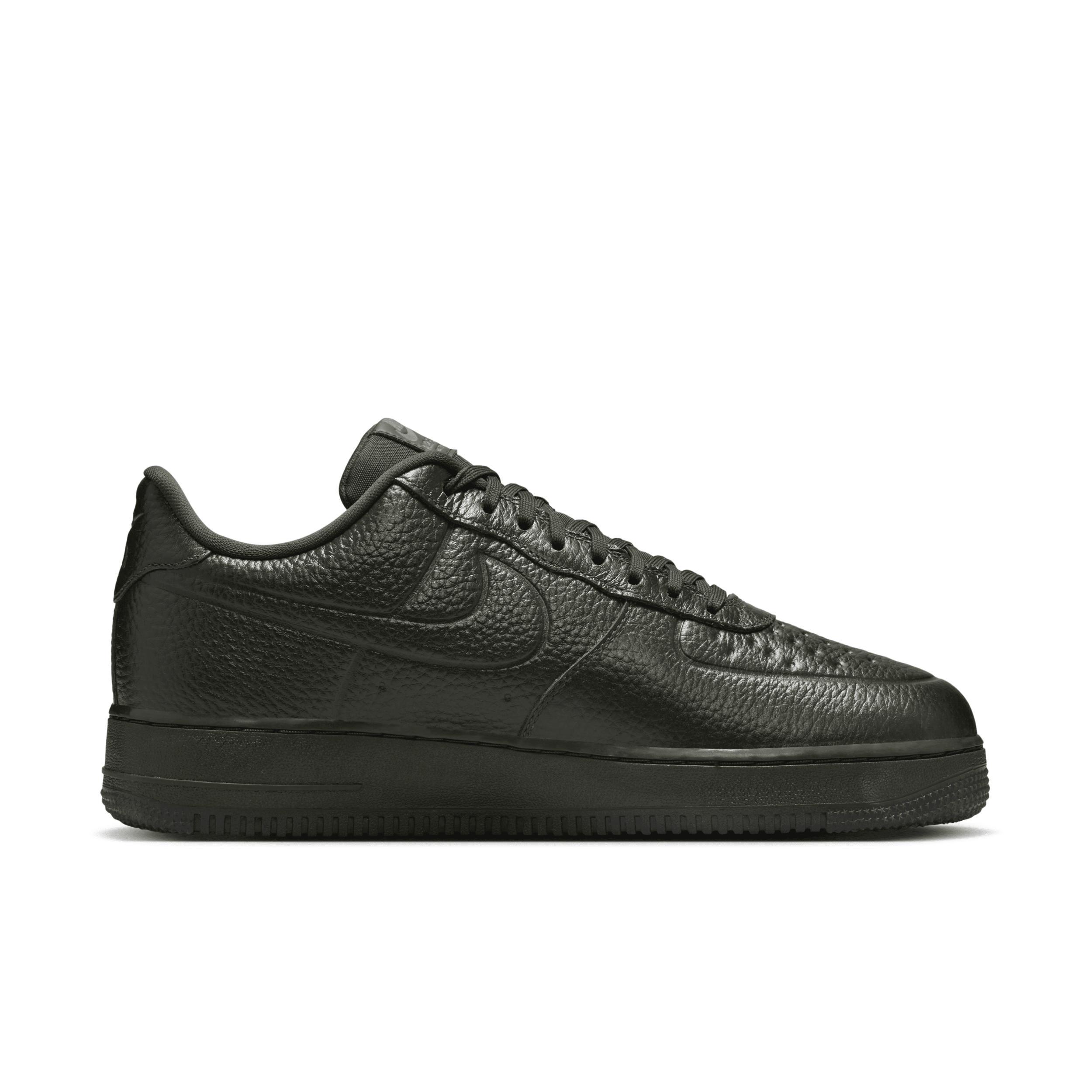 Nike Men's Air Force 1 '07 Pro-Tech Winterized Shoes Product Image