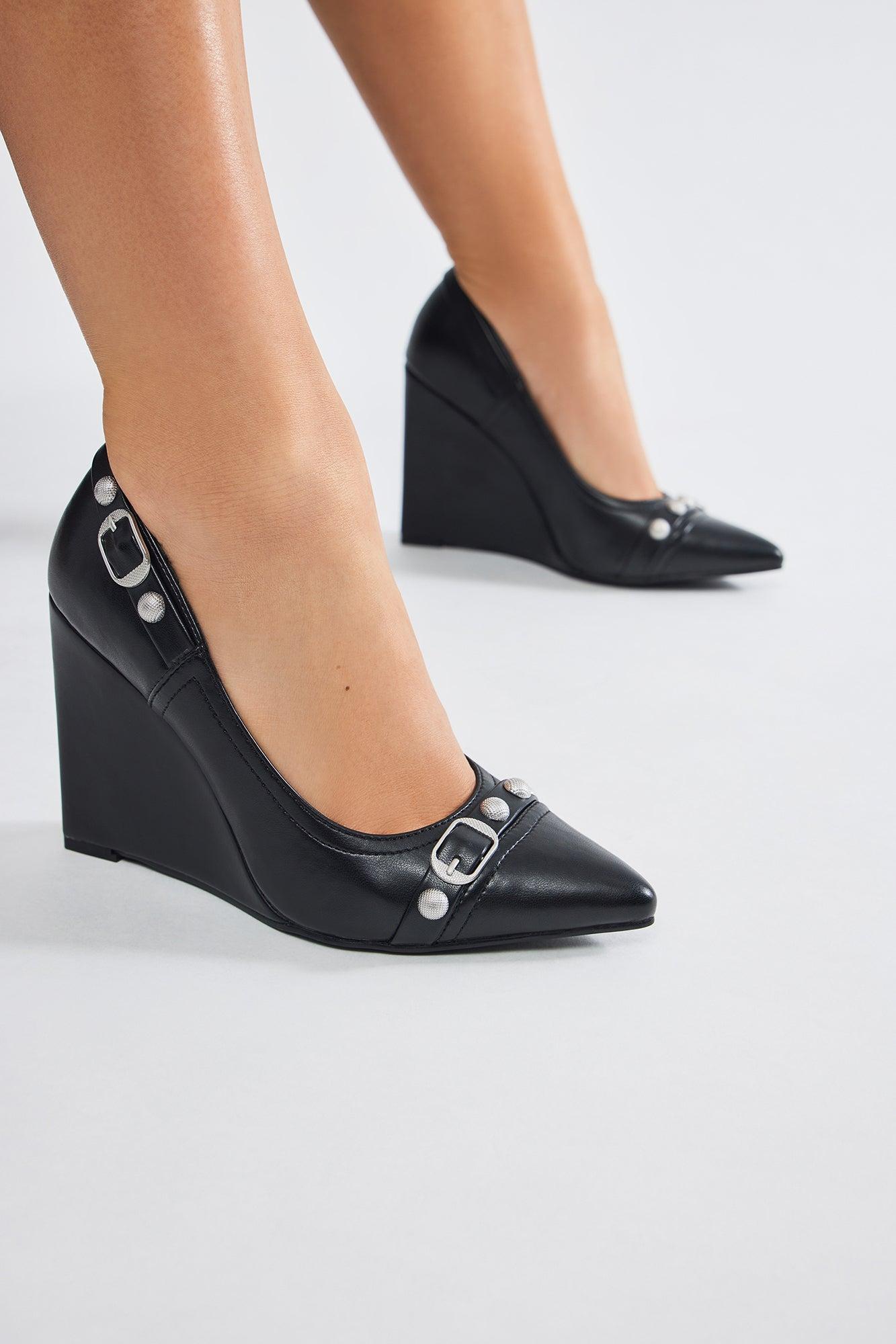 Still Fly Wedges - Black Product Image