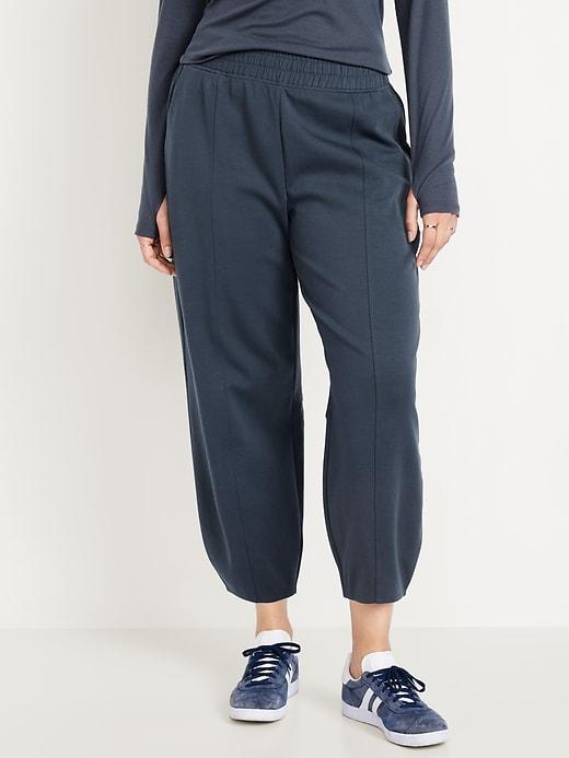 High-Waisted Dynamic Fleece Barrel-Leg Pants Product Image