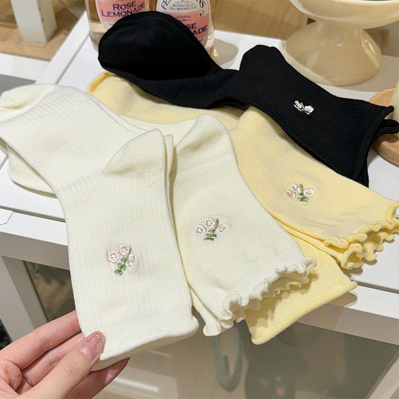 Floral Embroidery Crew Socks Set Product Image