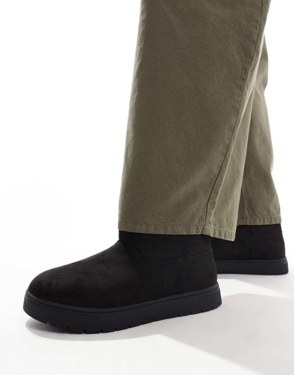 Pull&Bear fur lined faux suede boot in black product image