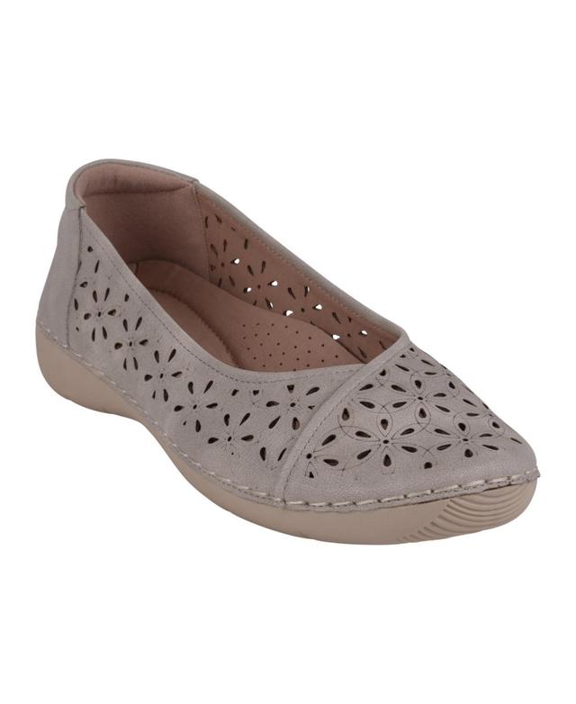 Gc Shoes Womens Nysha Round Toe Laser Cut Flats Product Image