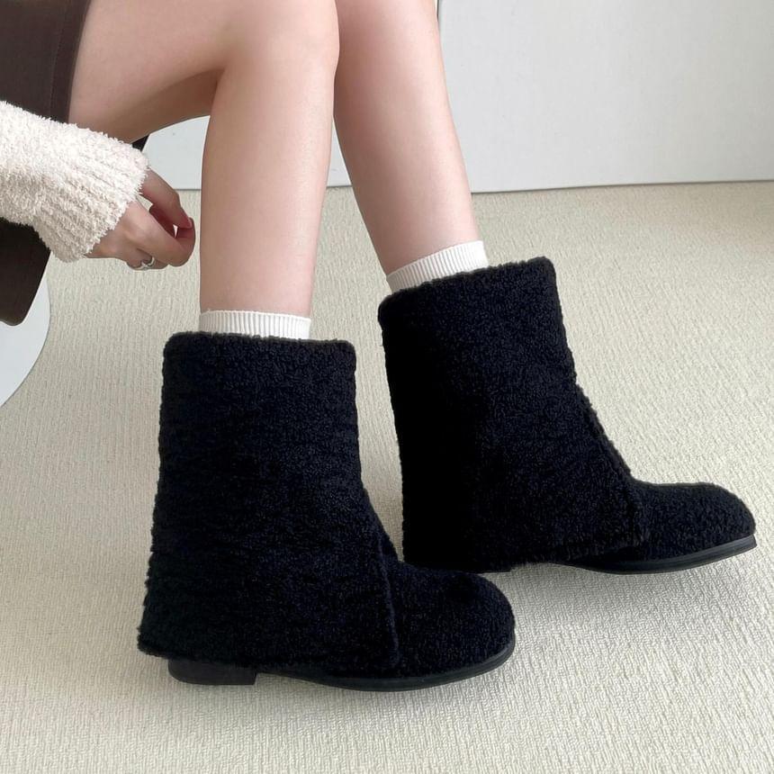 Low Heel Plain Fleece Short Boots Product Image