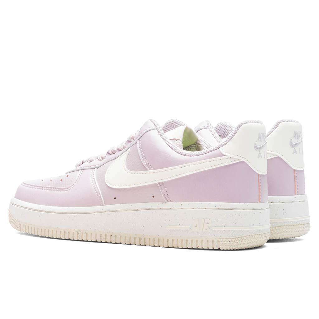 Women's Air Force 1 '07 SE - Platinum Violet/Sail/Coconut Milk Female Product Image