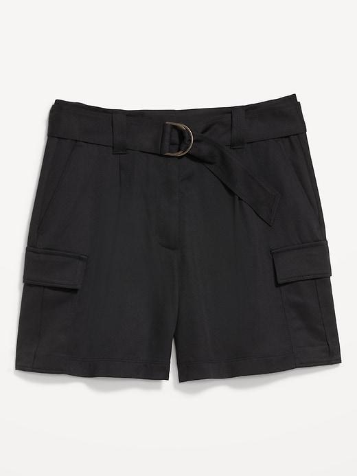 Extra High-Waisted Cargo Shorts -- 4.5-inch inseam Product Image