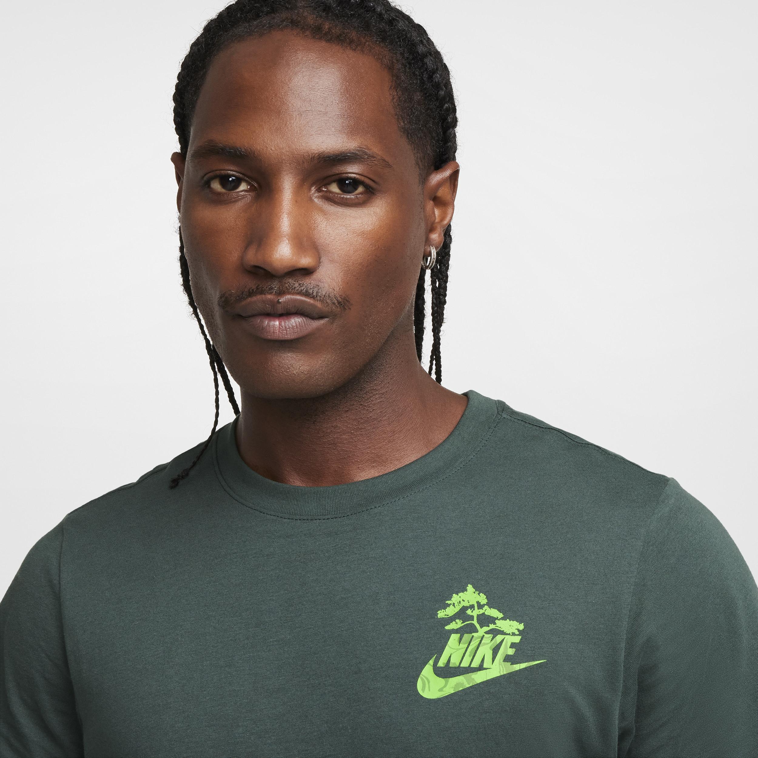 Men's Nike Sportswear Club T-Shirt Product Image