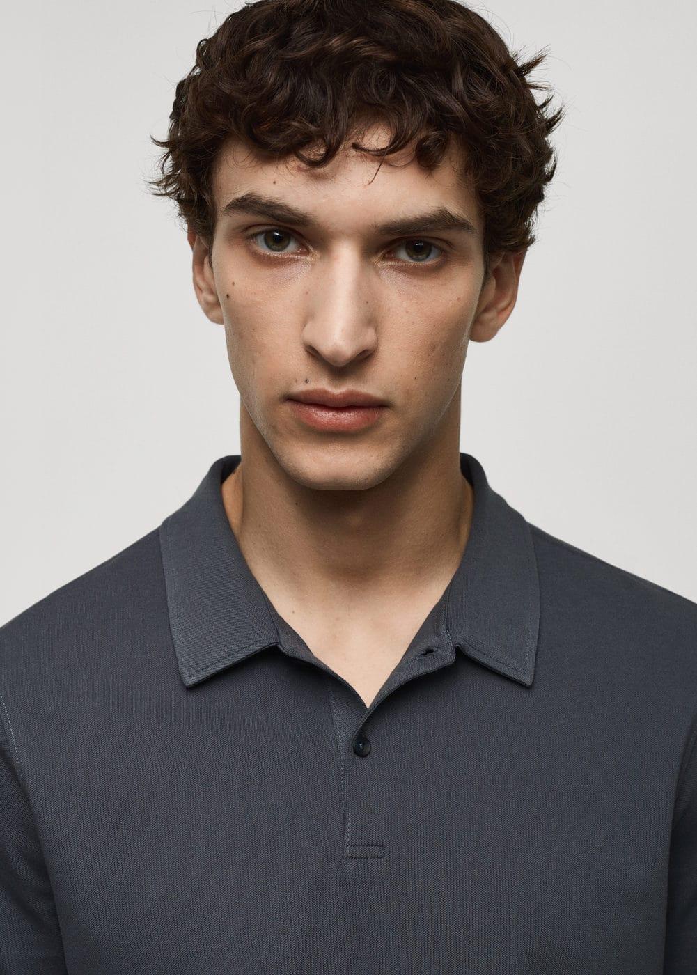 Slim-fit cotton piqué textured polo shirt - Men | MANGO USA Product Image