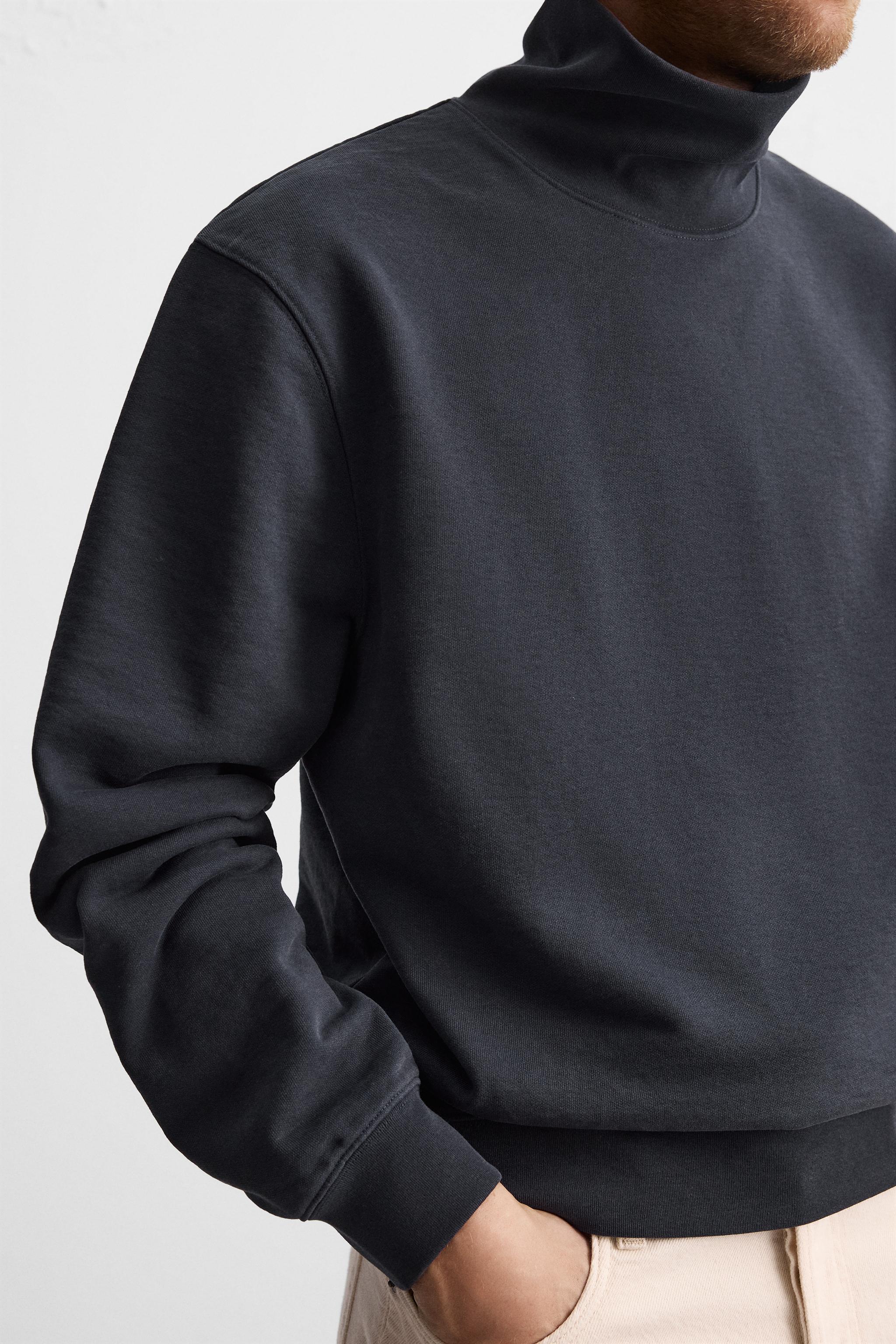 HIGH COLLAR SWEATSHIRT Product Image