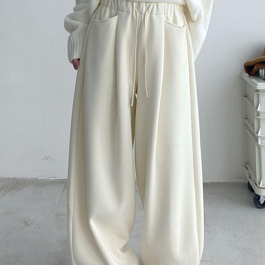 Elastic Waist Plain Wide Leg Sweatpants Product Image