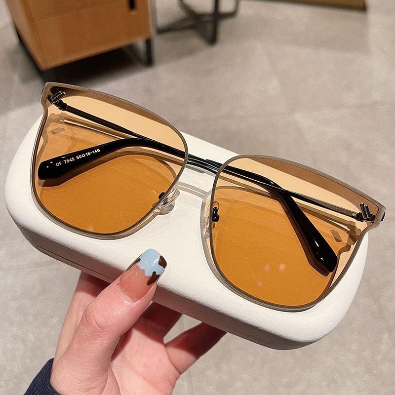 Square Metal Frame Sunglasses product image