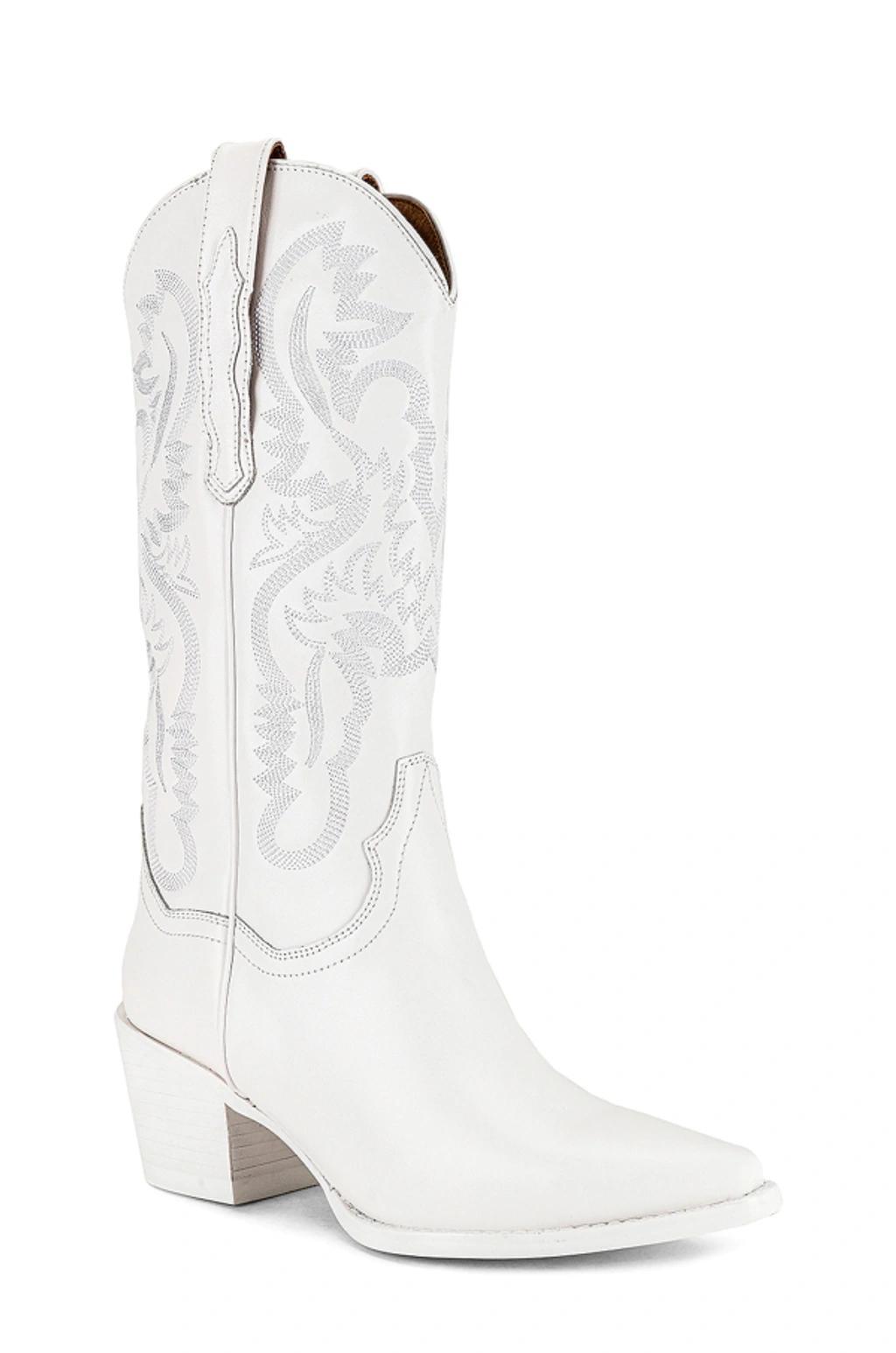 Dagget Boot In White Multi Product Image