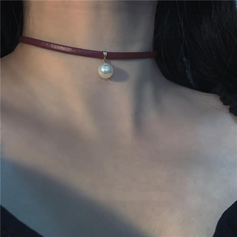 Faux Pearl Choker Product Image