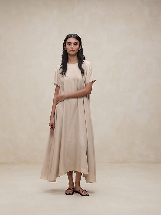 Aurelia Linen-Blend Maxi Dress Product Image