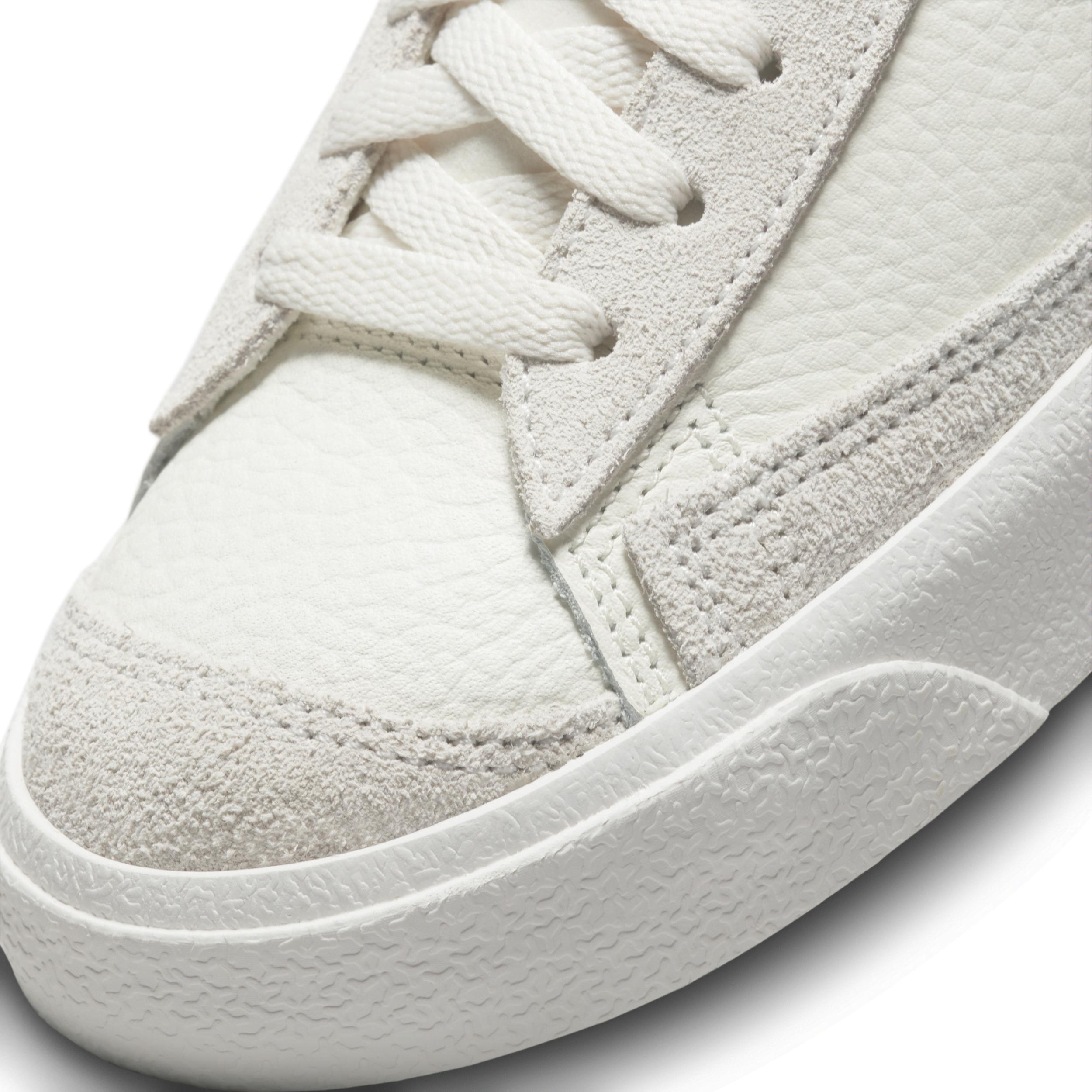 Nike Women's Blazer Mid '77 Shoes in White, Size: 5 | FD0805-100 Product Image