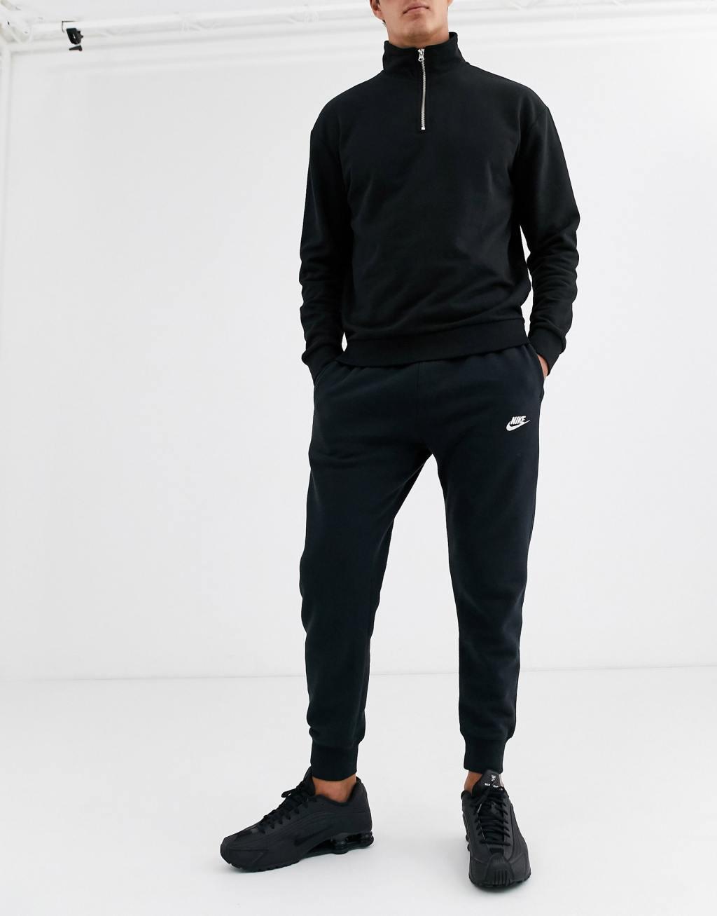 Nike Club Fleece cuffed sweatpants in black - BLACK Product Image