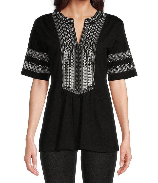 Calessa Petite Size Embroidered Split V-Neck Short Sleeve Tunic Product Image