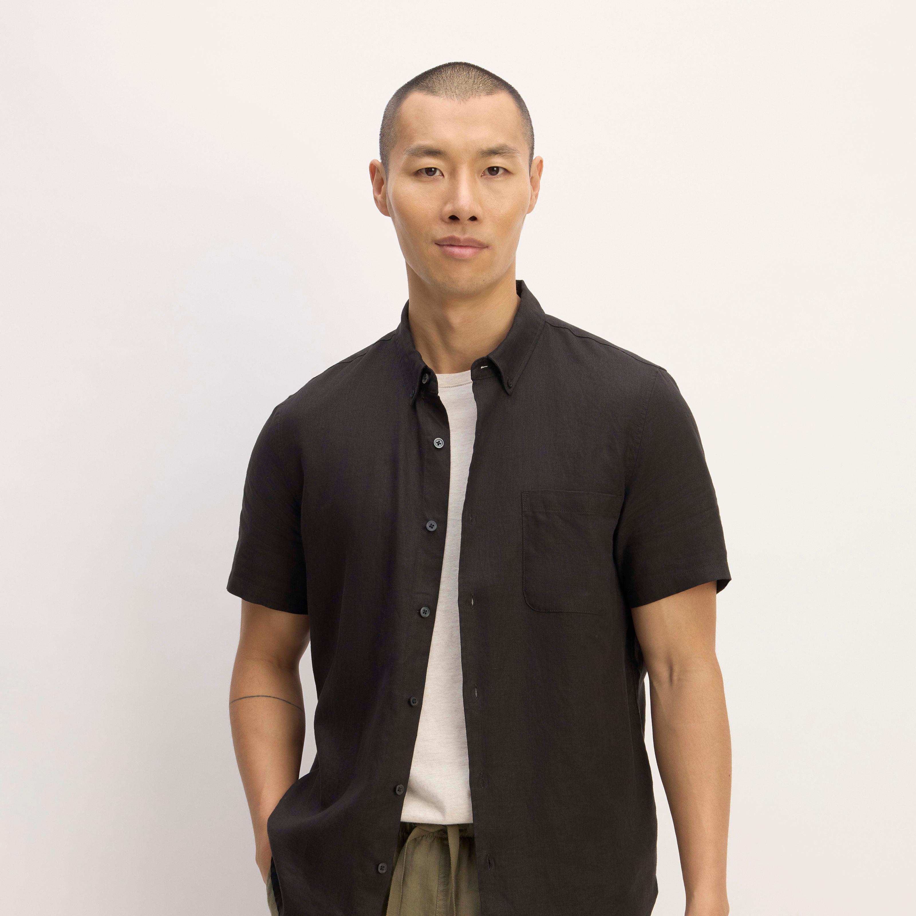 The Classic Short-Sleeve Shirt in Linen Product Image