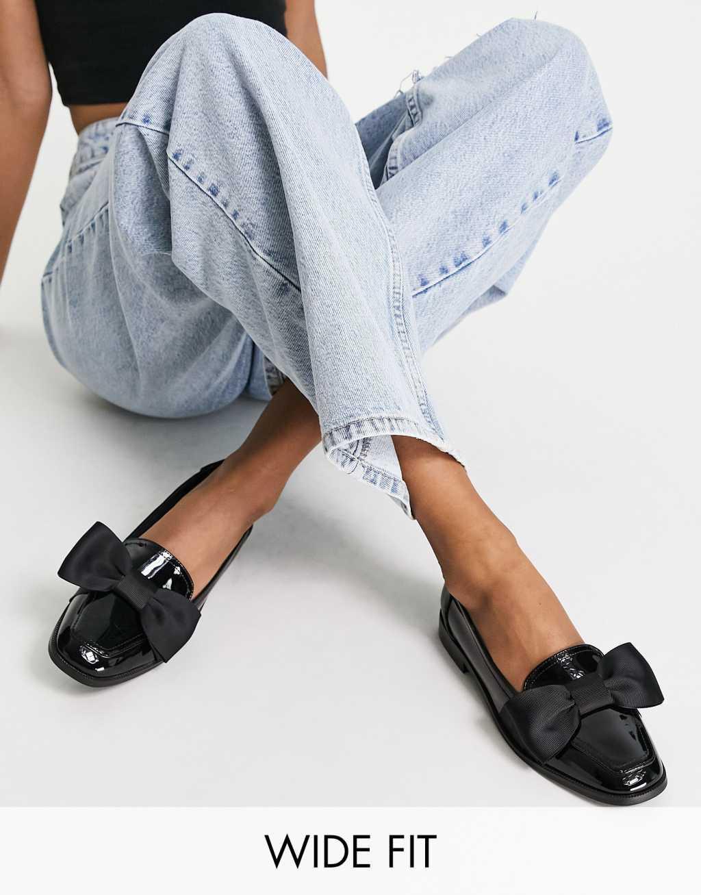 ASOS DESIGN Wide Fit Mentor bow loafer flat shoes in black patent Product Image