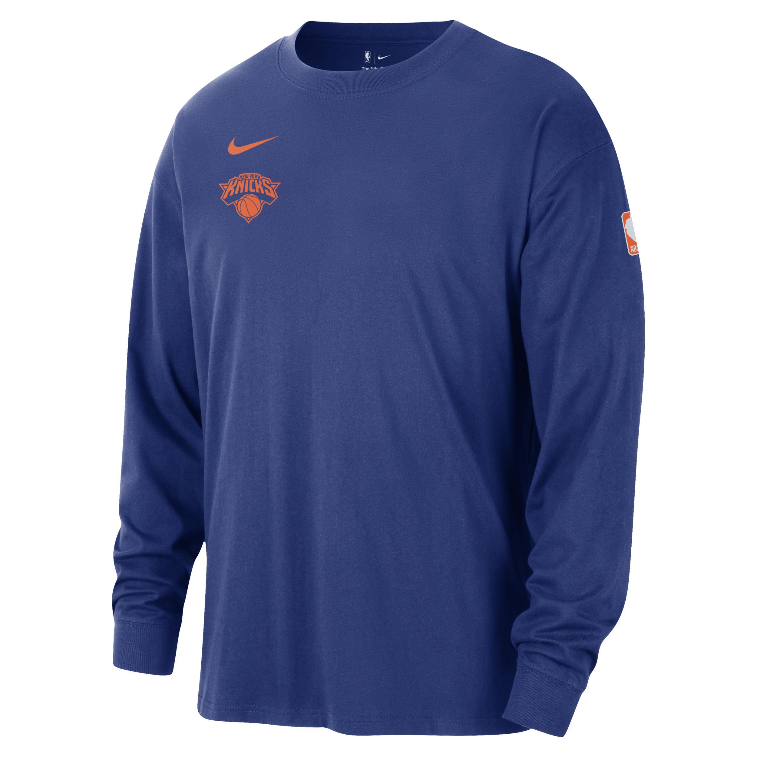 New York Knicks Courtside Nike Men's NBA Long-Sleeve Max90 T-Shirt Product Image