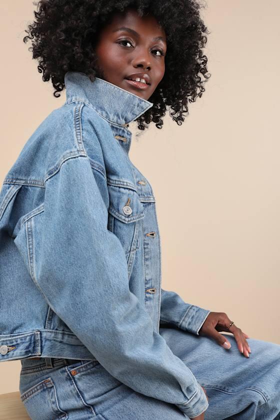 Shrunken '90s Trucker Medium Wash Denim Jacket Product Image