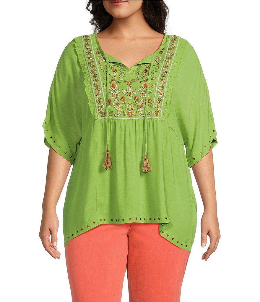 John Mark Plus Size Embroidered Hi-Low Hem V-Neck Short Sleeve Top Product Image