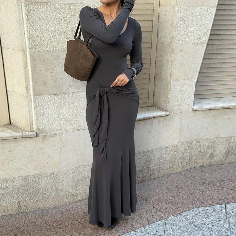 Long-Sleeve U-Neck Plain Maxi Mermaid Dress Product Image