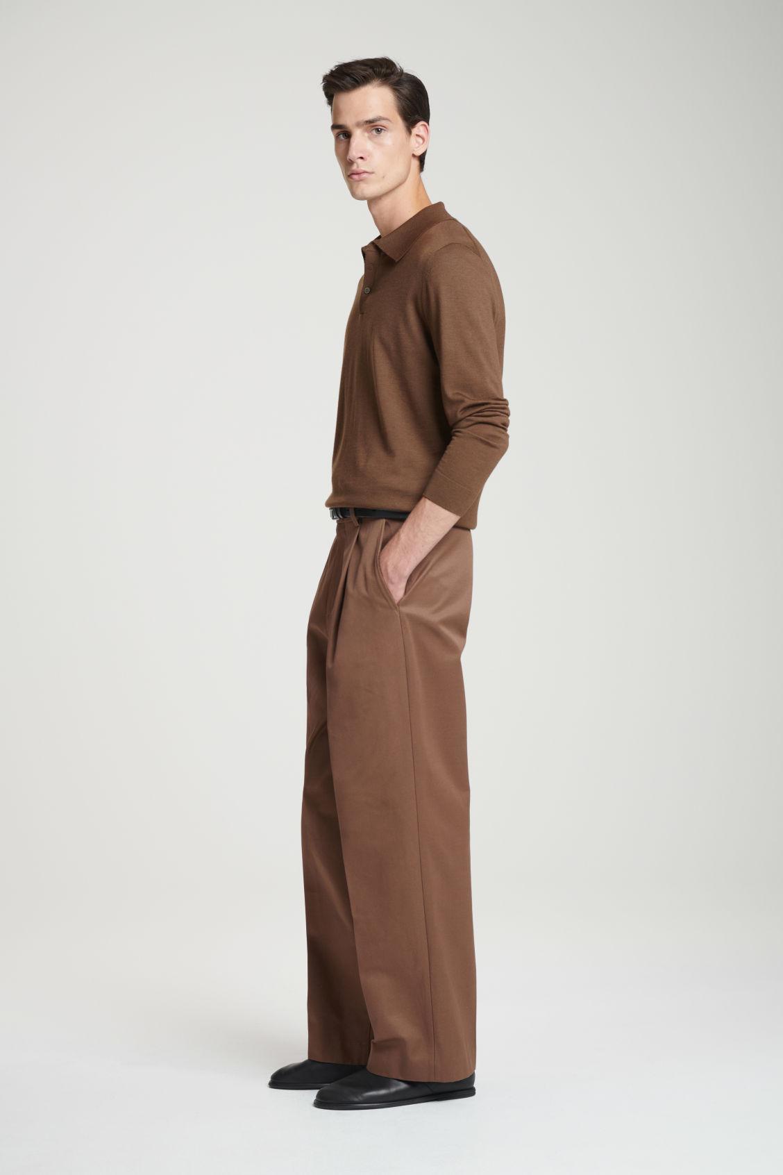 PLEATED WIDE-LEG COTTON TROUSERS Product Image