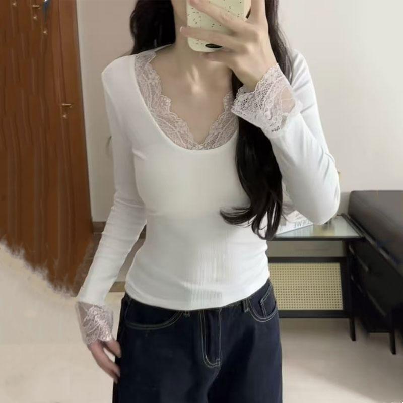 Long-Sleeve V-Neck Lace Trim Plain Top Product Image