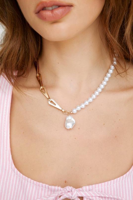 Pearl & Chain Necklace Product Image