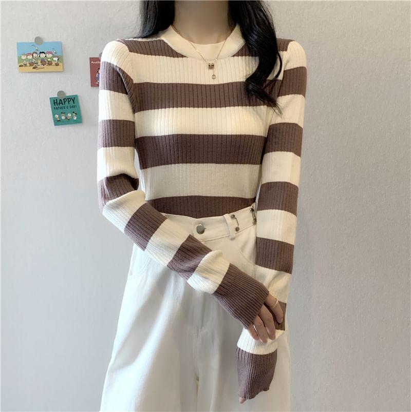 Round Neck Striped Ribbed Sweater Product Image