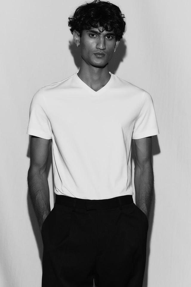 H & M - Slim Fit V-neck T-shirt - White Product Image