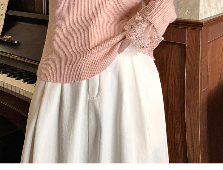 Long-Sleeve V-Neck Plain Lace Trim Ribbed Knit Top Product Image